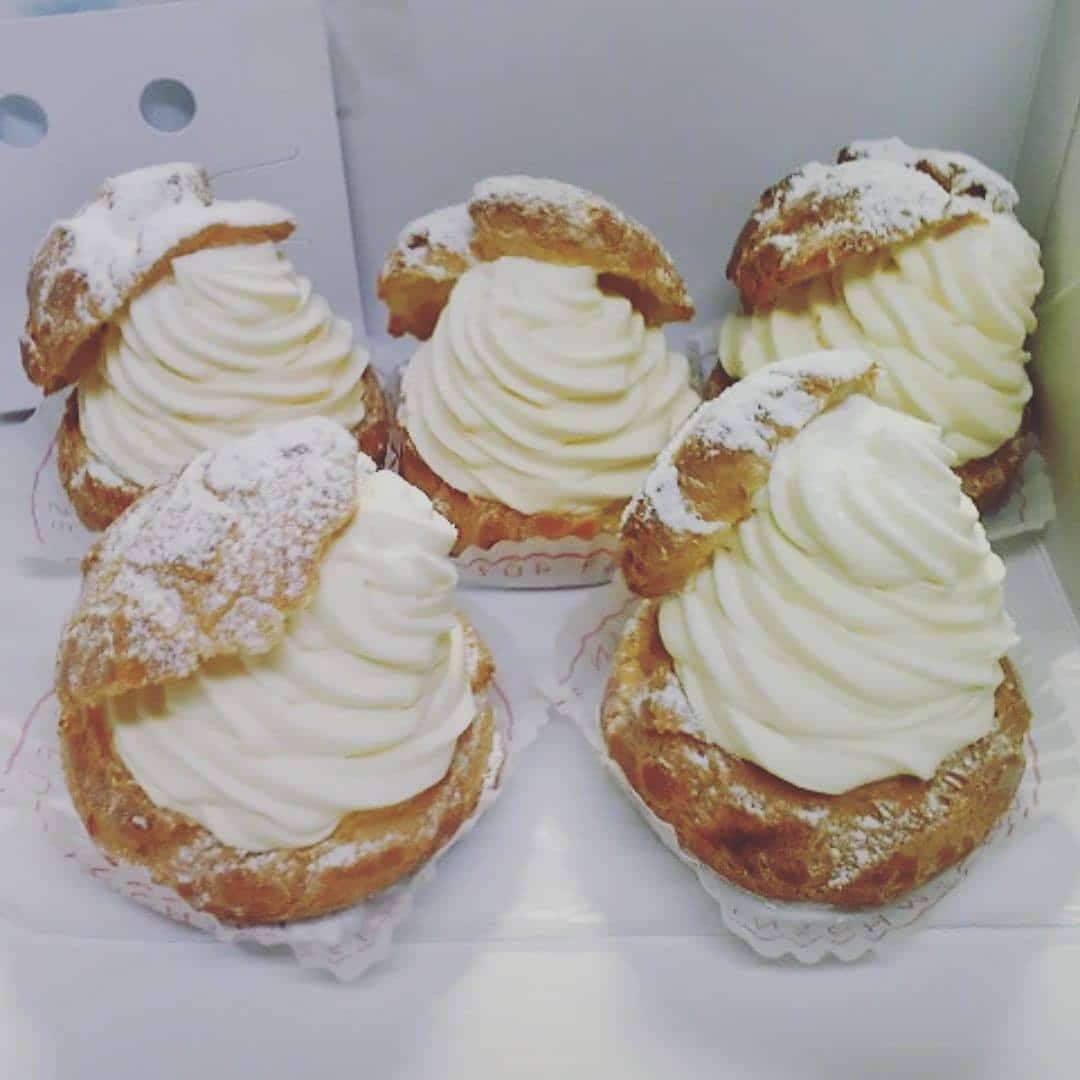 シュークリーム (生クリーム仕立て) - Cream puff (Fresh Cream)#シュークリーム #生クリーム #スイーツ #ChoualaCreme #ChouàlaCrème #CreamPuff #FreshCream #Sweets #Instagay